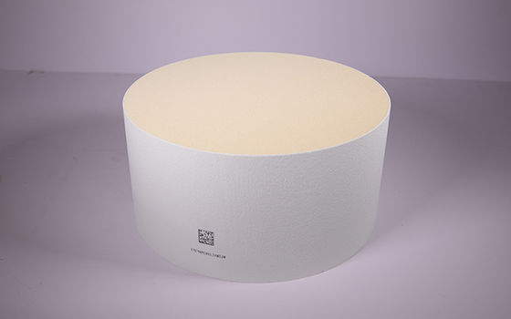 Сопротивление оксидации керамического катализатора сота высокое с небольшим диаметром поры